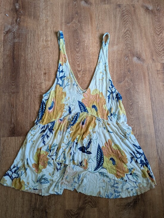 Urban Outfitters Tops - URBAN OUTFITTERS Sleeveless Floral V-Neck Peplum Tank Top - Yellow Floral Small